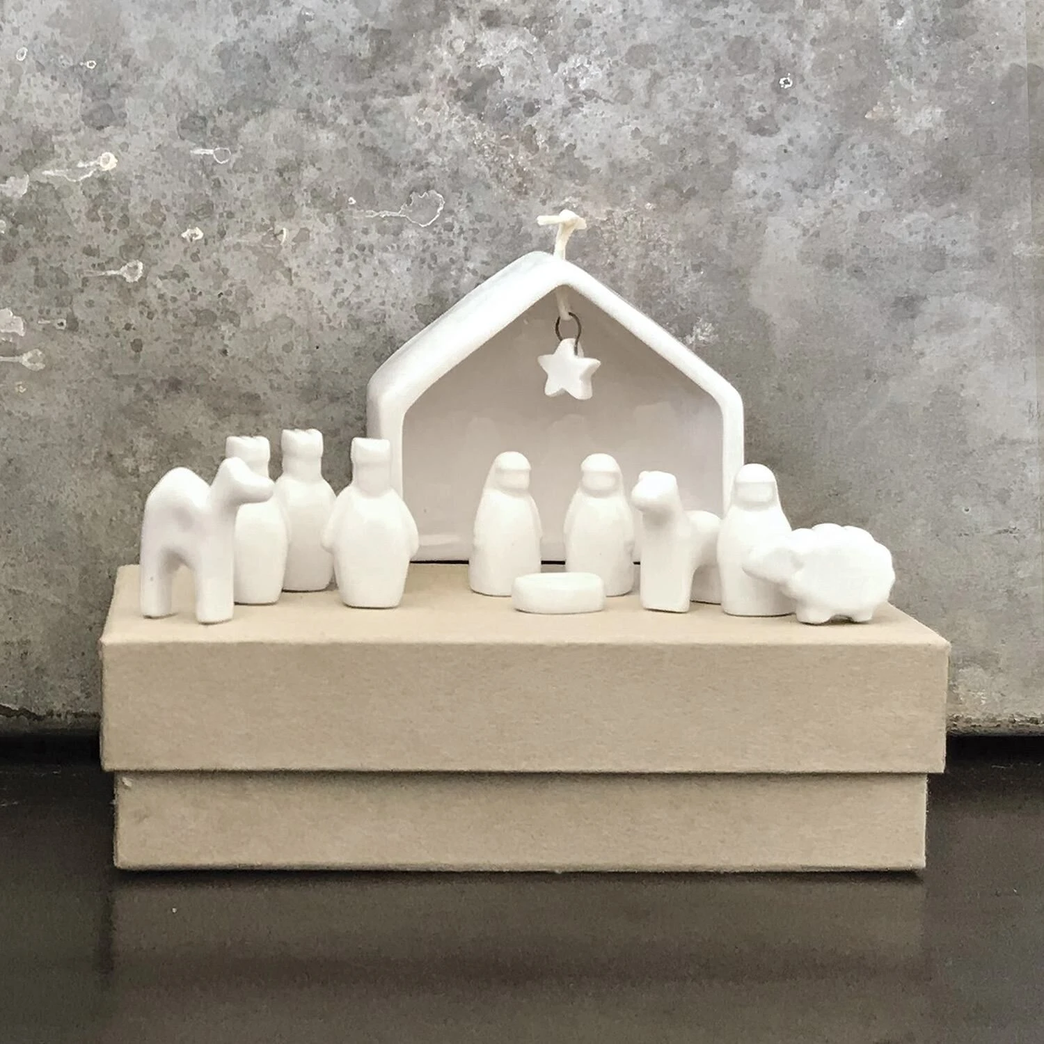 East Of India Porcelain Nativity Set 6 East Of India Porcelain Nativity Set - Image 4