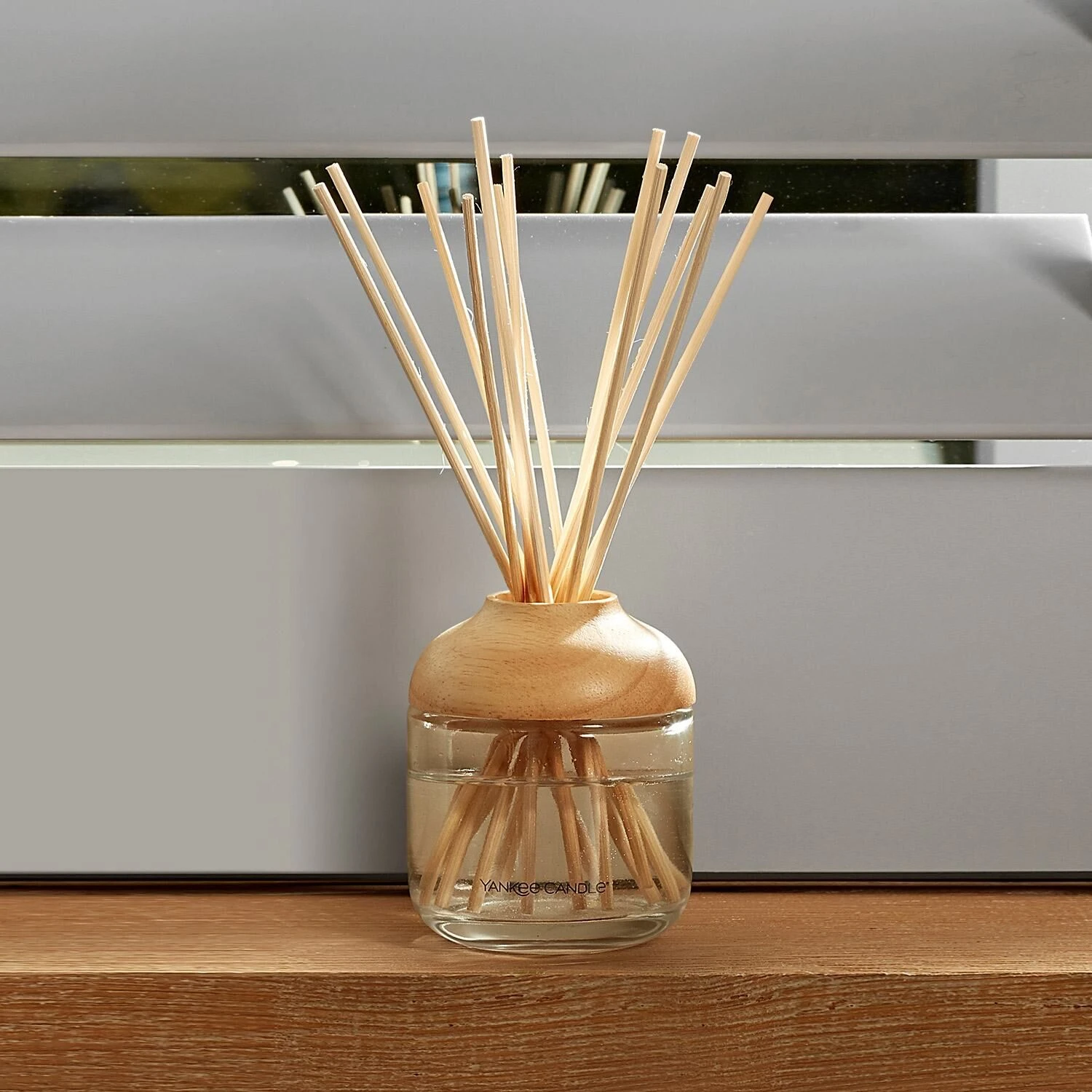 Yankee Candle Lemon Lavender Reed Diffuser 5 Yankee Candle Lemon Lavender Reed Diffuser - Image 3