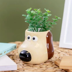Wallace & Gromit– Gromit Shaped Plant Pot -Yanke Home Shop half moon bay plntaa05 wallace and gromit gromit shaped plant pot 1