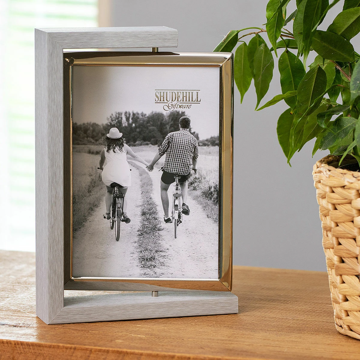 Shudehill Grey Wood Look 5x7 Rotating Portrait Photo Frame 4 Shudehill Grey Wood Look 5x7 Rotating Portrait Photo Frame - Image 2