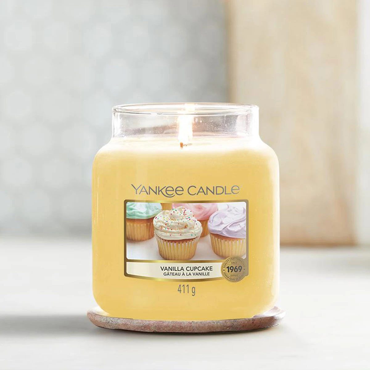 Yankee Candle Vanilla Cupcake Medium Jar Candle 4 Yankee Candle Vanilla Cupcake Medium Jar Candle - Image 2