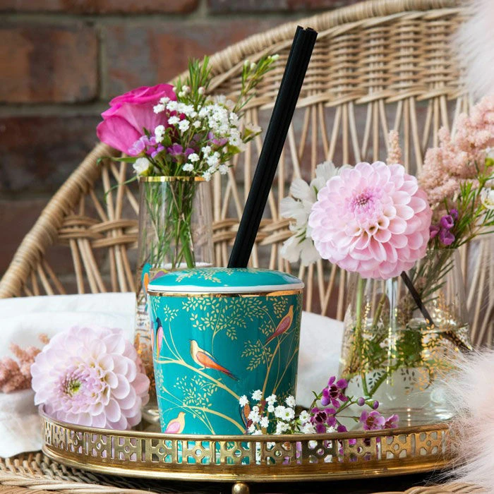 Sara Miller Chelsea Green Mandarin, Tuberose And Wild Musk 200ml Reed Diffuser 5 Sara Miller Chelsea Green Mandarin, Tuberose And Wild Musk 200ml Reed Diffuser - Image 3