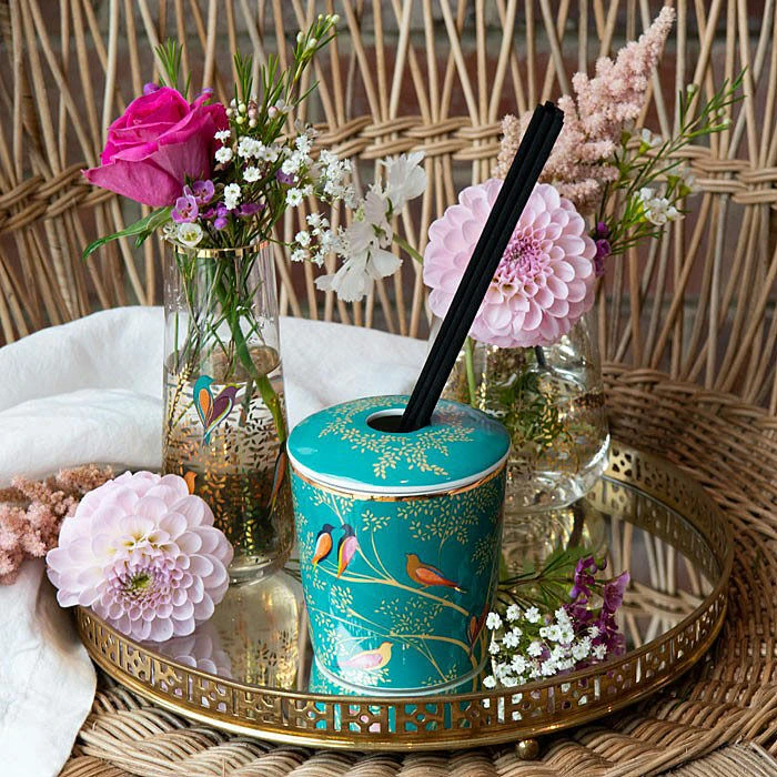 Sara Miller Chelsea Green Mandarin, Tuberose And Wild Musk 200ml Reed Diffuser 10 Sara Miller Chelsea Green Mandarin, Tuberose And Wild Musk 200ml Reed Diffuser - Image 8